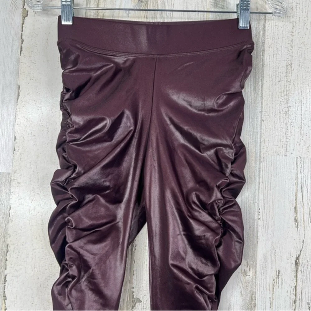Alo Yoga‎ High-Waist Cinched Ruched Leggings Chestnut Shine Size Small Red Wine